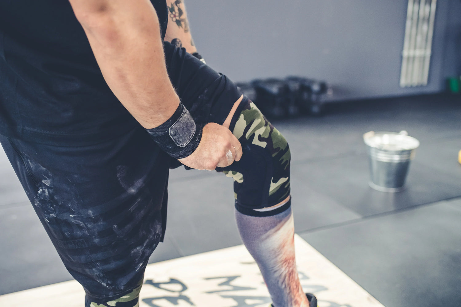 Kniebandagen im Kraftsport – Wann sie wirklich helfen (und wann nicht)