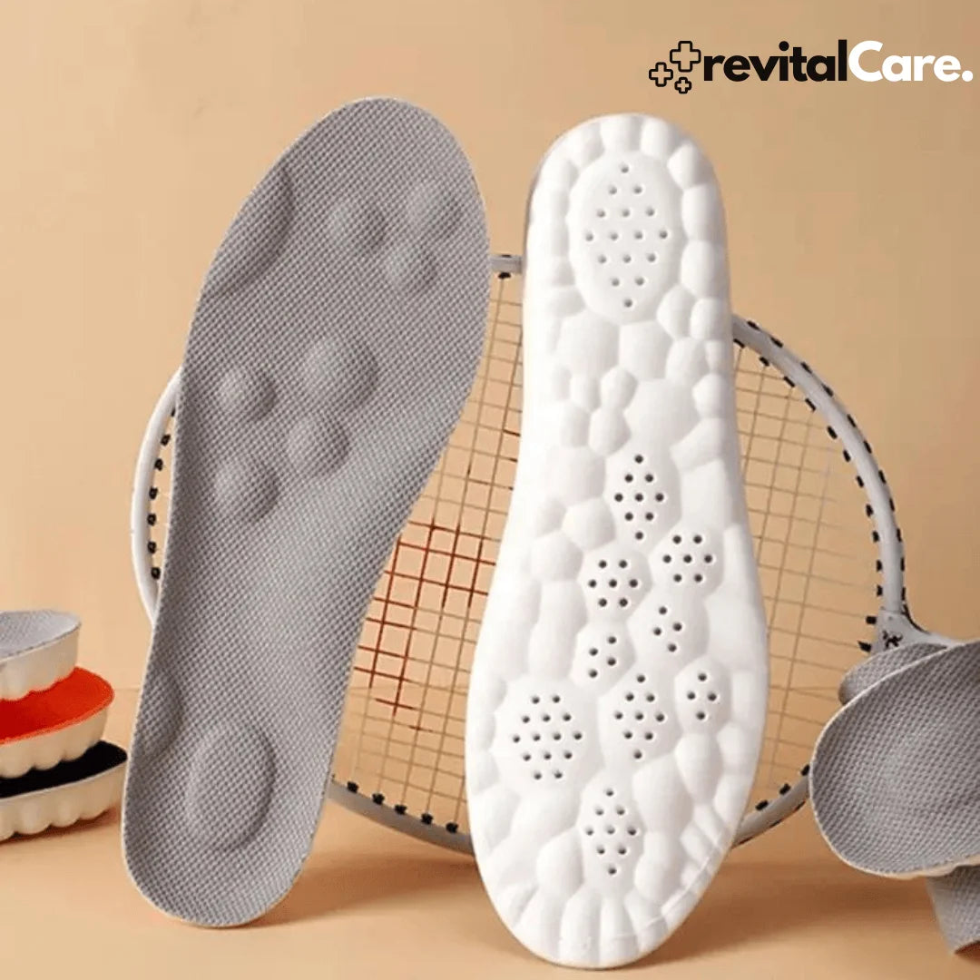 4D Cloud Einlegesohlen neben Tennisschläger, darstellend die sportliche Eignung von revitalCare Produkten