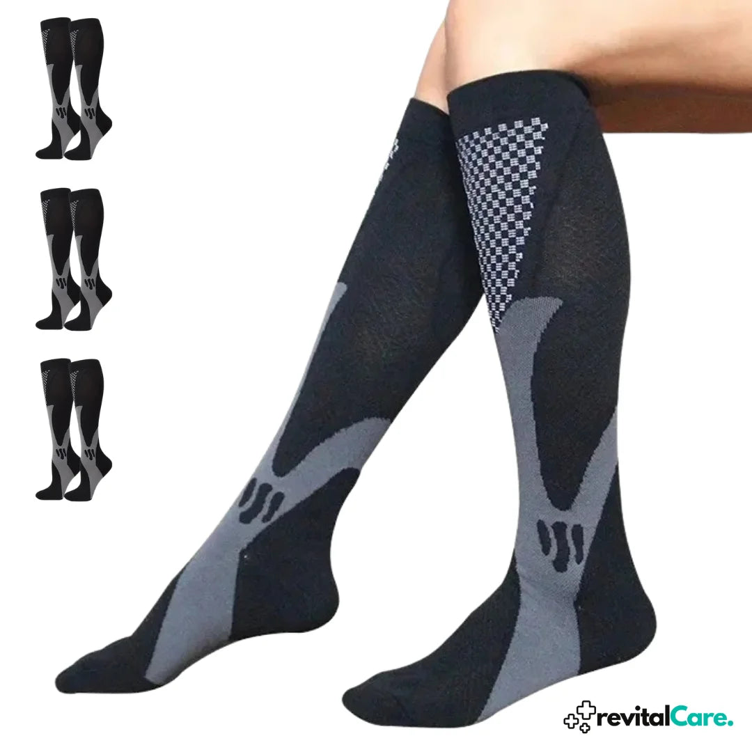 Orthopädische schwarze Kompressionsstrümpfe im Dreierpack, medizinisch geprüft und entworfen für effektive Unterstützung und Kompression während sportlicher Aktivitäten und zur Schmerzreduktion, mit atmungsaktivem Material für optimalen Tragekomfort.