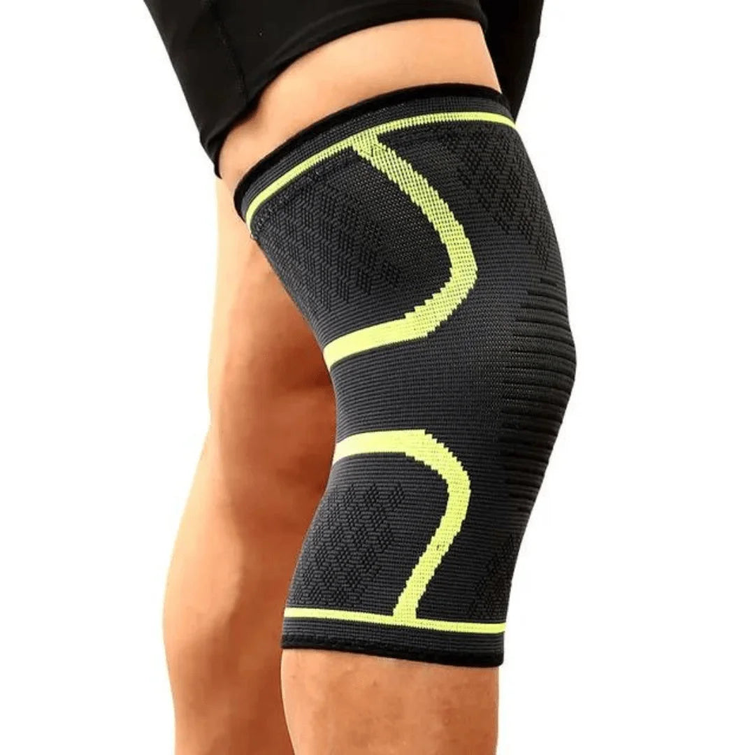 Flexible und bequeme RevitalCare Kniestütze in schwarz mit gelben Konturen, designet für Komfort und Mobilität bei jeder Bewegung.